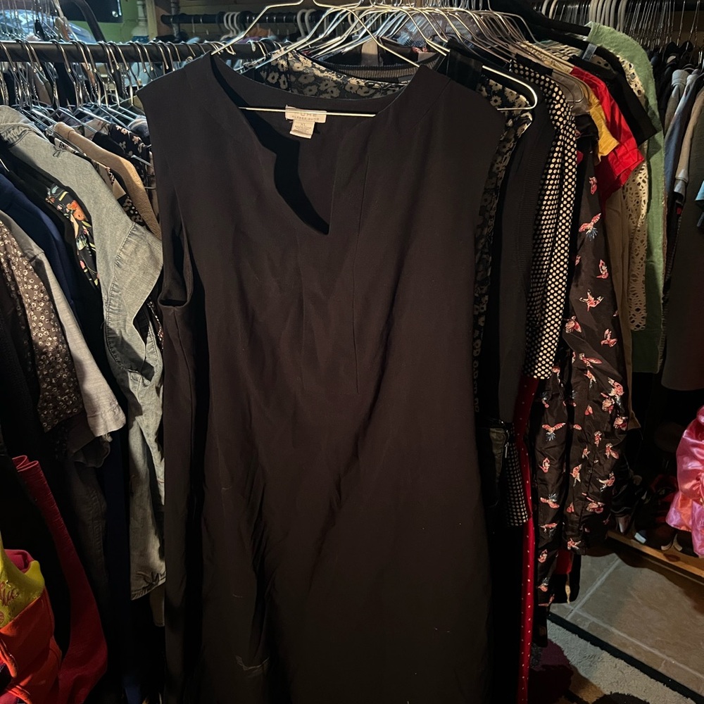 ALFRED SUNG Classic Black Midi Dress